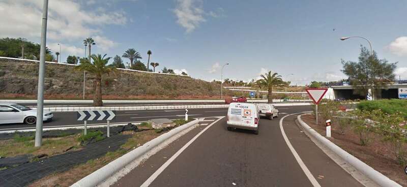 Ceda el paso de incorporación desde la GC-1 a la Avenida del Cabildo, en dirección hacia La Garita, donde ocurrió el accidente/Google Maps.